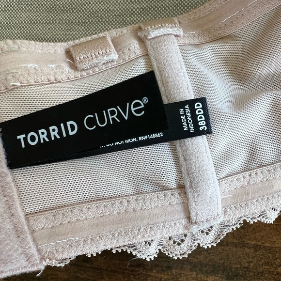 Torrid Curve Strapless Nude Lace Bra, size 38DDD, EUC, plus size, see pics - Picture 4 of 5